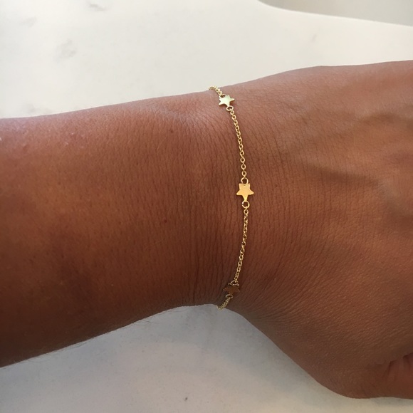 ⭐️Dainty Gold Star Bracelet ⭐️ - Picture 2 of 4